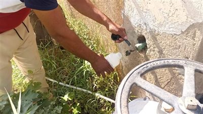 مياه الشرب بأسوان تؤكد مطابقة العينات بمنطقة المحمودية للمواصفات.. وأحد الأهالي: يبقى احنا فاهمين الماية غلط