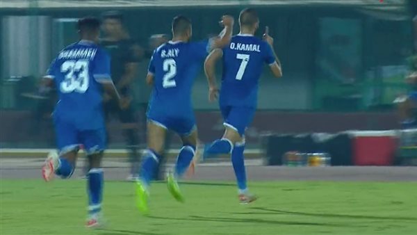 احتفال عمر كمال بهدفه