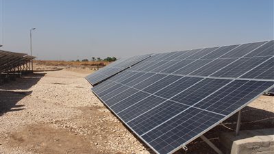 رئيس مياه الأقصر يطلق إشارة البدء للعمل في مشروع الطاقة الشمسية بالحبيل