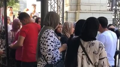 ممنوع الملابس الممزقة.. جامعة بنها تمنع دخول الطلاب المخالفين للزي اللائق للحرم الجامعي| بث مباشر 