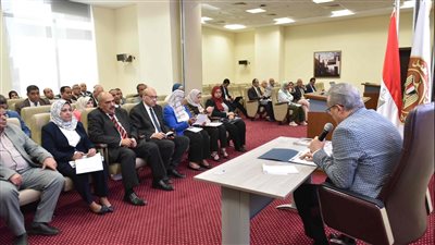 وزير العمل يلتقي مديري المديريات بالمحافظات.. ويصدر عدد من التوجيهات