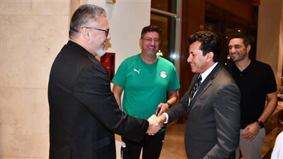 وزير الرياضة يلتقي الأجهزة الفنية للمنتخب الأول والأولمبي