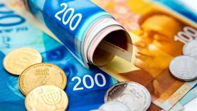 الدولار والين الياباني يرتفعان عالميا.. والشيكل الإسرائيلي يهبط لأدنى مستوى منذ 2015