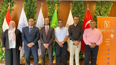 العمل: جولة ميدانية لتعزيز علاقات العمل بشركة خاصة وتفقد مركز تدريب مهني بالإسماعيلية