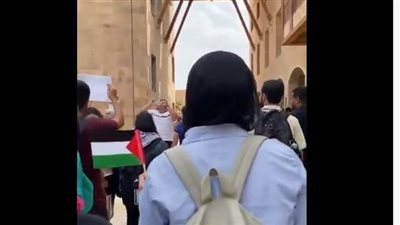 أول تعليق من الجامعة الأمريكية بالقاهرة على مسيرات طلابها لدعم الشعب الفلسطيني