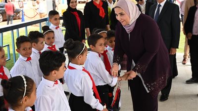 لا يحرم أحد من التعليم.. وزيرة التضامن: ندفع المصروفات الدراسية للأطفال الأولى بالرعاية 