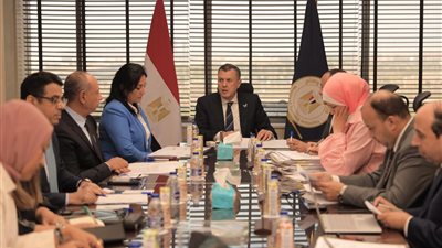 وزير السياحة يناقش أبرز المستجدات لخطط الترويج والتنشيط السياحي