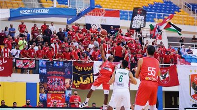 وصول فريق سلة الأهلي إلى صالة الغرافة لمواجهة سيلا المغربي بالبطولة العربية