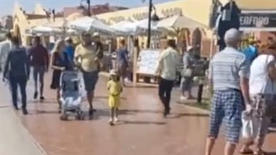 مطارا الغردقة ومرسى علم يستقبلان 28 ألف سائح من مختلف الجنسيات| بث مباشر 