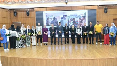 محافظ الدقهلية يكرم الأطقم المشاركة في القافلة الطبية بشمال سيناء 