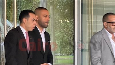 خرج من القاعة.. تامر عاشور ينفعل في حفل زفافه لهذا السبب 