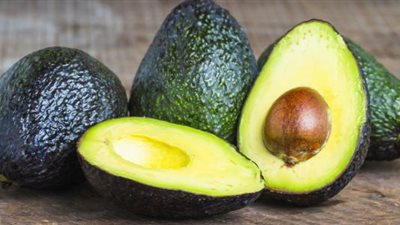 دهون صحية وألياف.. ما فوائد تناول بذور الأفوكادو؟