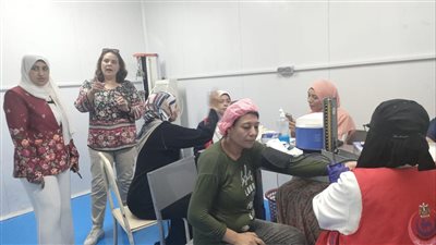 اكتشاف إصابات بسرطان الثدي.. العمل: مبادرة للكشف الطبي على عمال مصانع المنوفية 