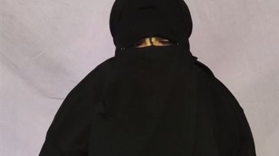 تركت التعليم بسبب إعاقة والدتها.. عبير تروي معاناتها من الخدمة بالمنازل: نفسي في كشك|بث مباشر 