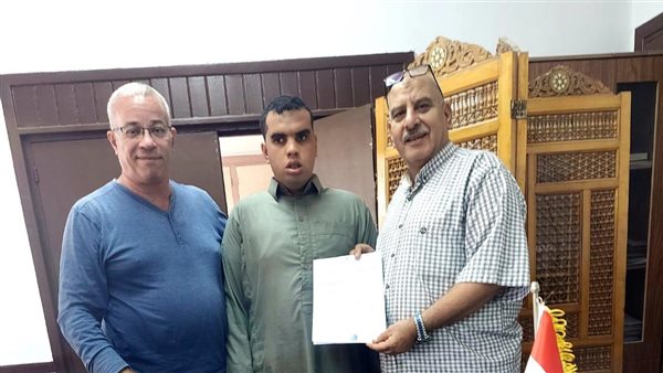 عقود عمل لشباب من