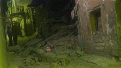 انهيار عقار مهجور من 3 طوابق في منطقة الخليفة