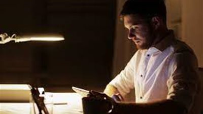 دراسة: نوبات العمل الليلية تفسد العادات الغذائية وتزيد من وزن الجسم