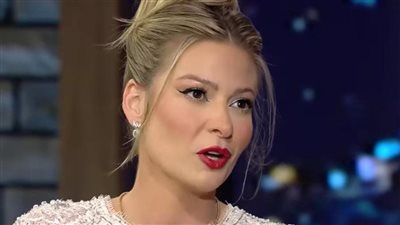 الفنانة اللبنانية باميلا الكيك: بخاف من الزواج وبيجيلي عروض من الجنسين