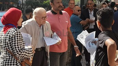 في سن 93 عامًا.. نقيب الأطباء الأسبق حمدي السيد يشارك في انتخابات التجديد النصفي