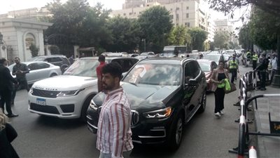 المرشح الرئاسي المحتمل حازم عمر يصل إلى الوطنية للانتخابات تمهيدًا لتقديم أوراق ترشحه