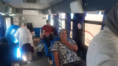 شعب واحد ودم واحد.. توافد المواطنين بالمنيا للتبرع بالدم لـ أهالي غزة