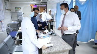 وزير الصحة يوجه بتخصيص فريق عمل لتيسير حصول المواطنين على الخدمات الطبية في مستشفى صيدناوي