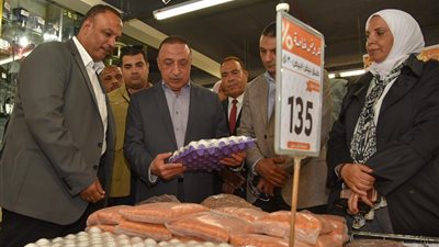 محافظ الإسكندرية: مبادرة تخفيض أسعار السلع الغذائية لها مردود إيجابي على المواطنين 