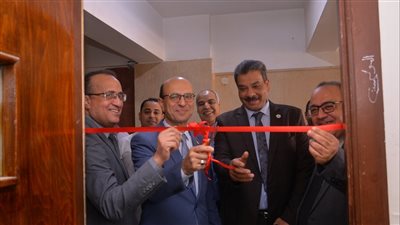 رئيس جامعة أسيوط يفتتح عددًا من الوحدات الطبية الجديدة بمستشفى الأمراض العصبية والنفسية