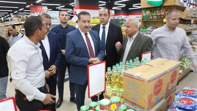 محافظ المنوفية يتفقد عددا من المنافذ بشبين الكوم لمتابعة مبادرة تخفيض أسعار السلع الأساسية