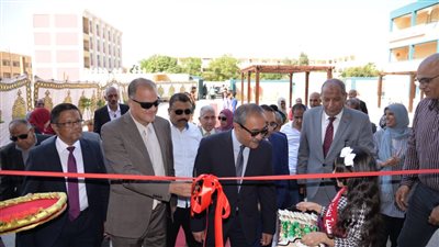 محافظ الإسماعيلية يفتتح وحدة طب أسرة الشيخ زايد الحرفي