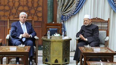 شيخ الأزهر يستقبل وزير التعليم العالي ويناقشان سبل تعزيز التعاون في دعم المشروعات العلمية المشتركة