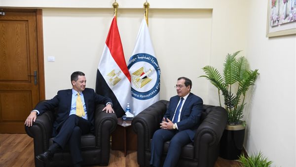 وزير البترول ونائب