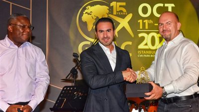 تكريم رئيس لجنة COP27 السابق بالمعرض العالمي للطيران الإنساني
