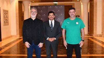 وزير الرياضة يتواصل مع فيتوريا وميكالي.. ويشيد بأداء المنتخب الأول والأولمبي