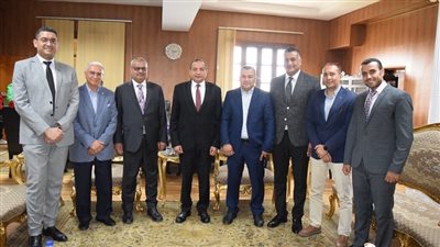 رئيس جامعة بني سويف يستقبل أعضاء مجلس النقابة الفرعية للأطباء الجدد 