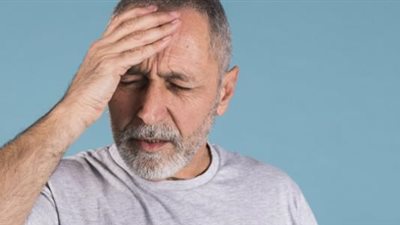 خبراء يكشفون العلاقة بين فقدان السمع والشعور بالدوخة 