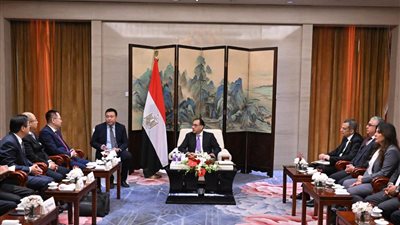 رئيس الوزراء: نتطلع لافتتاح البنوك الصينية أفرعا لها داخل المنطقة الاقتصادية لقناة السويس
