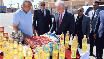 بتخفيضات تصل لـ30%.. محافظ جنوب سيناء يتفقد قافلة بيع منتجات جهاز مشروعات الخدمة الوطنية