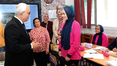 خلال زيارته للإسكندرية.. وزيرالتعليم: نحرص على إعداد جيل من الطلاب قادر على الفهم وليس الحفظ