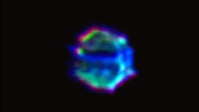 يشاهد بالعين المجردة.. ألمع نجم يتلألأ بألوان قوس قزح في السماء فجرًا