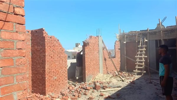 حملة لإزالة المبانى