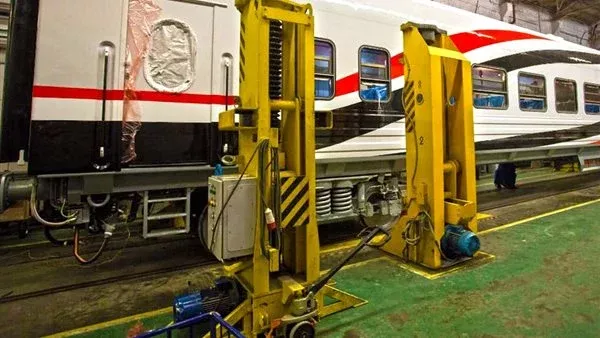 جانب من مصانع القطارات