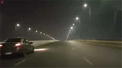 حفاظًا على سلامة المواطنين.. إضاءة طريق الواحات اتجاه 6 أكتوبر بالجيزة