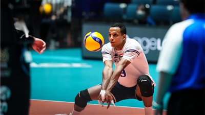 قبل انطلاق الموسم المحلي الجديد.. محمد عسران لاعب طائرة الأهلي يكشف كواليس تأهل الفراعنة للأولمبياد| حوار