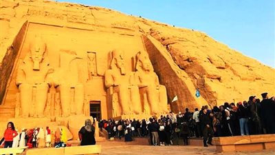 لمدة 25 دقيقة.. الشمس تتعامد على وجه رمسيس الثاني بمعبد أبو سمبل  