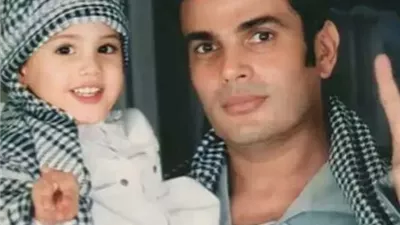 عمرو دياب يغير صورة صفحته الرسمية لعلم فلسطين تضامنًا مع أهالي غزة