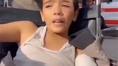 أسرة الطفل كمال الفلسطيني الذي تحدث عن استشهاد شقيقيه أمام عينيه يكشفون حقيقة وفاته| خاص