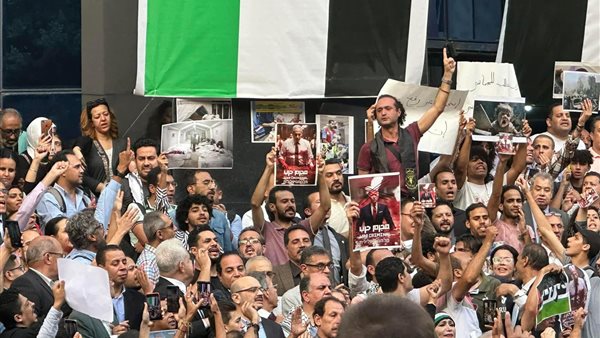 أحمد دومة أمام نقابة