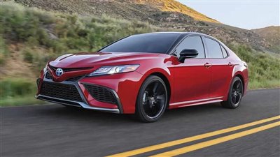 أسعار السيارات في الإمارات.. 3 طرازات سيدان تقدمها علامة تويوتا