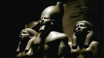 المتحف المصري بالتحرير يعرض التماثيل الثلاثية للملك منكاورع